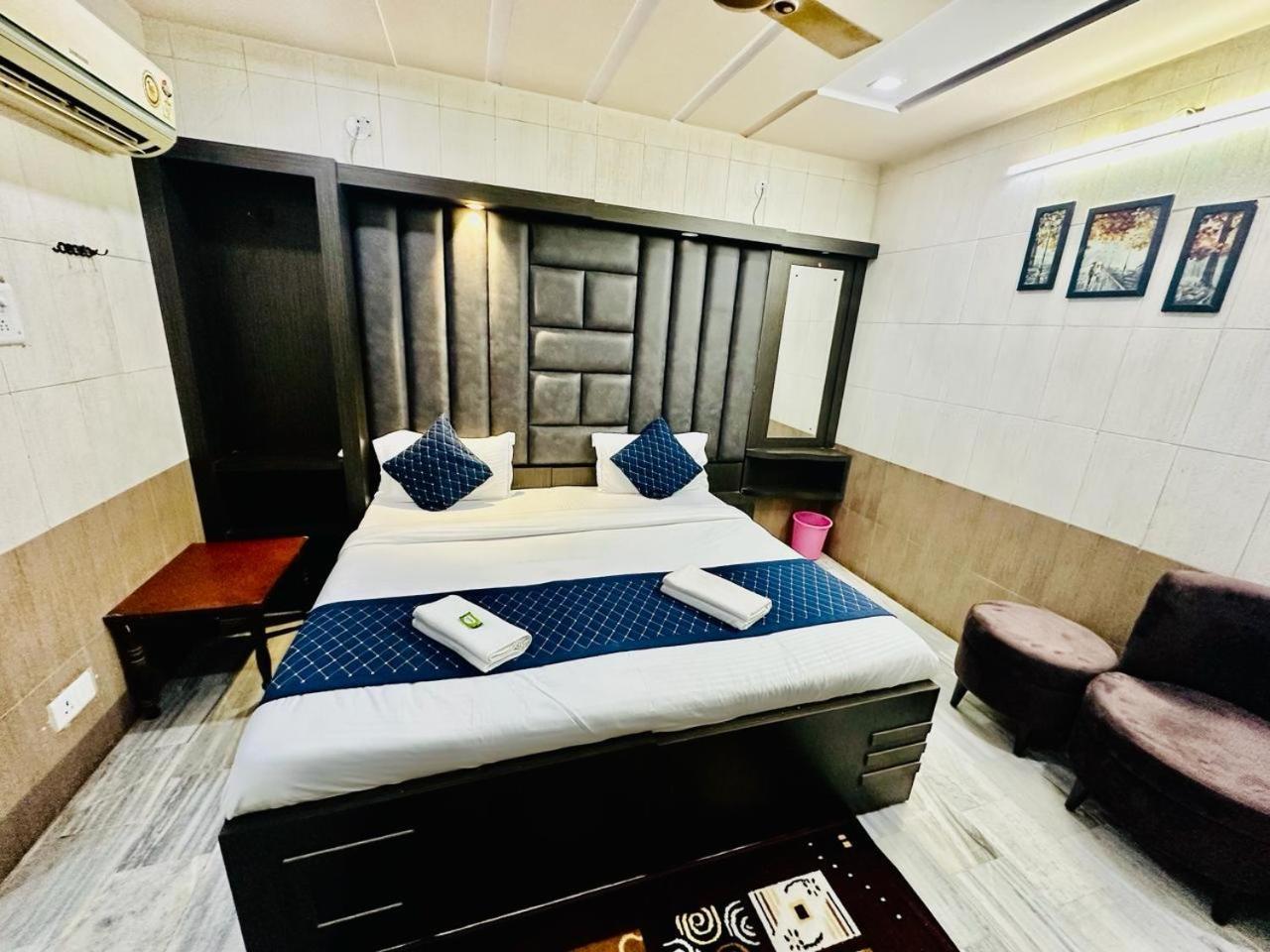Hotel Sheela, 100m from Taj Mahal Agra  Exteriör bild