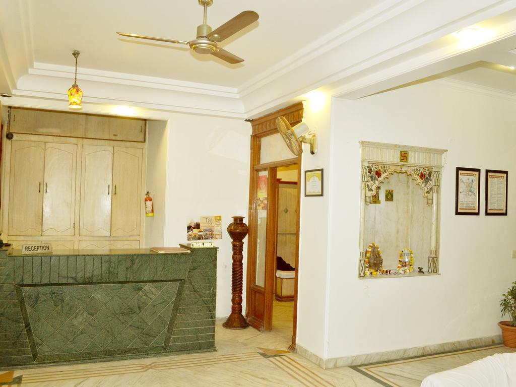 Hotel Sheela, 100m from Taj Mahal Agra  Exteriör bild
