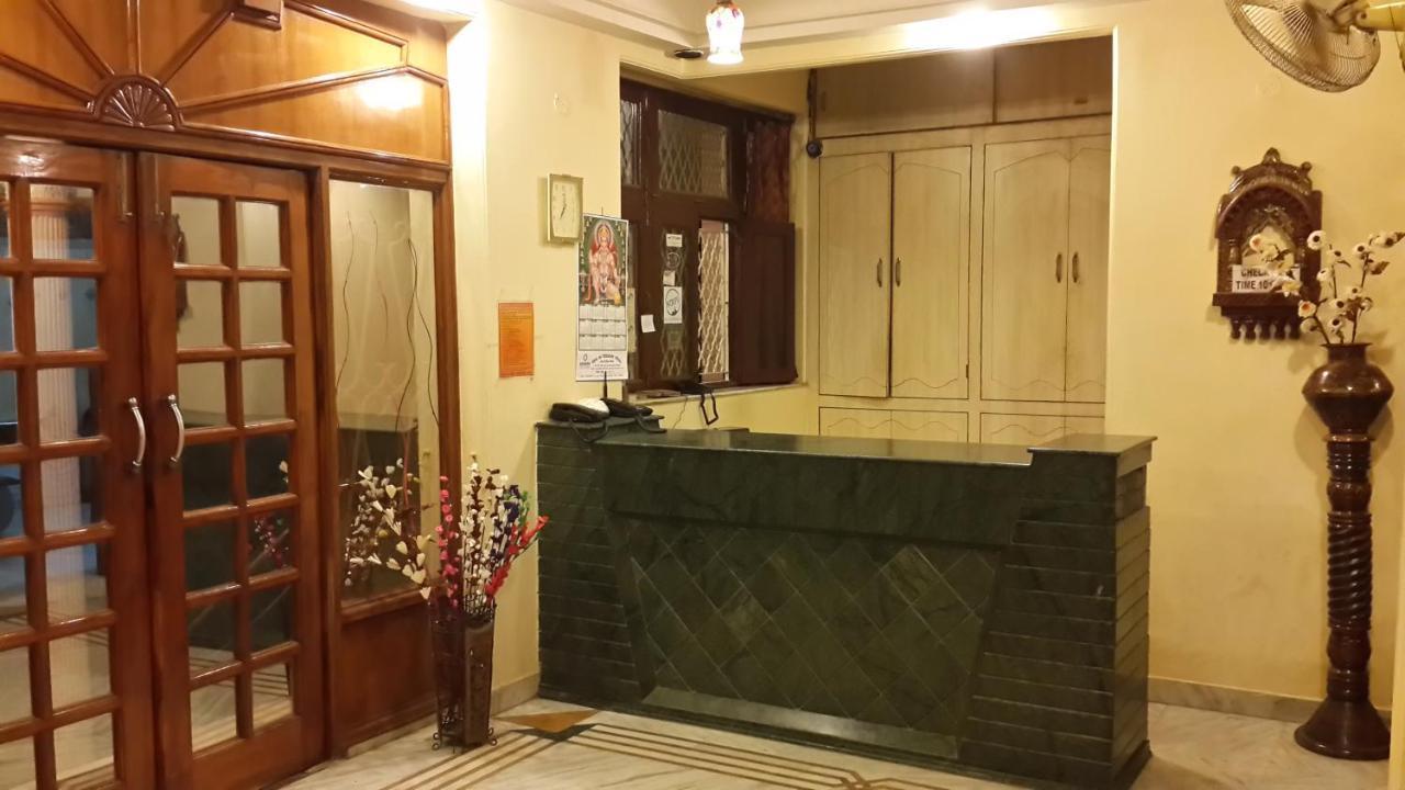 Hotel Sheela, 100m from Taj Mahal Agra  Exteriör bild