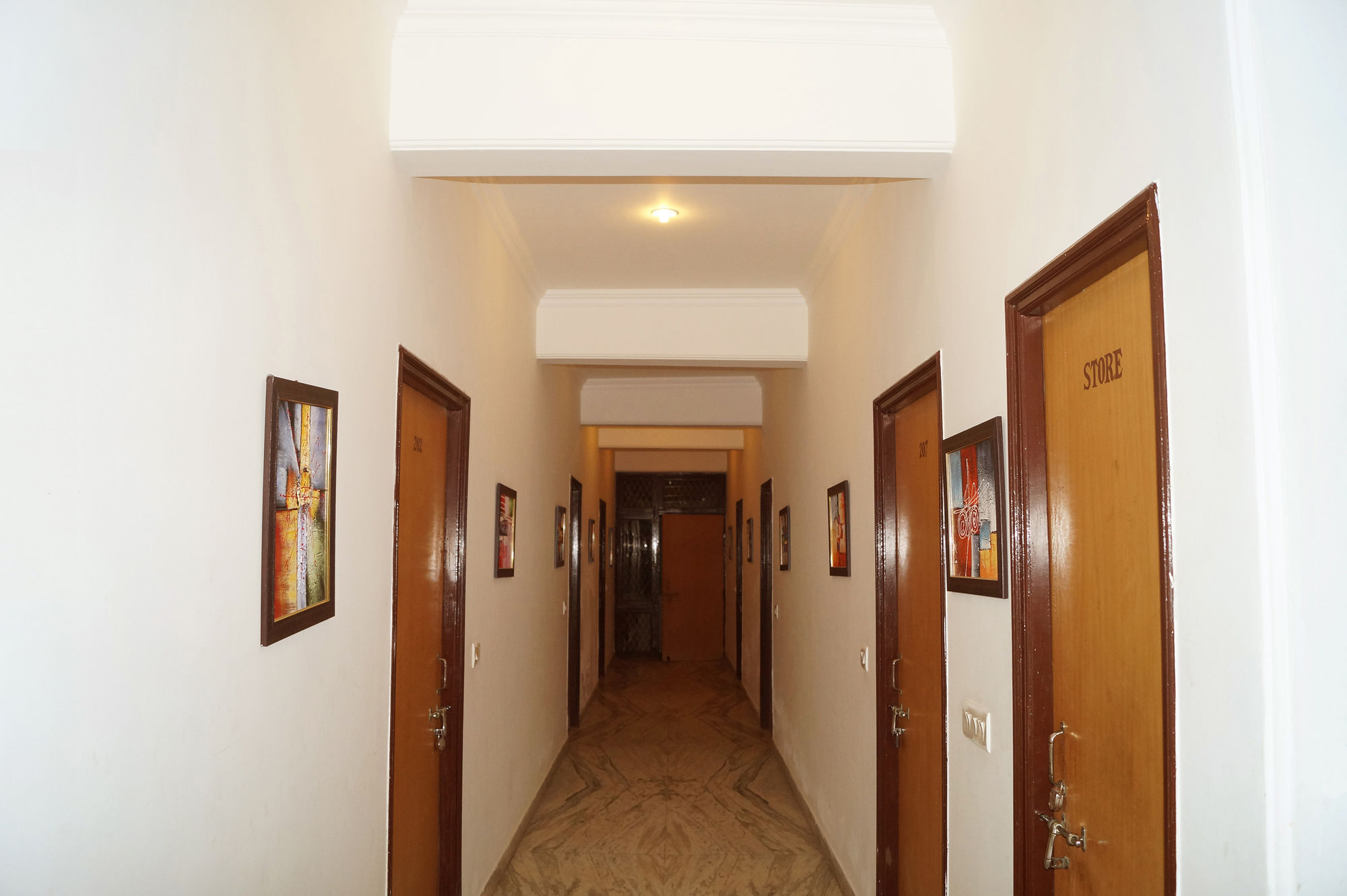 Hotel Sheela, 100m from Taj Mahal Agra  Exteriör bild