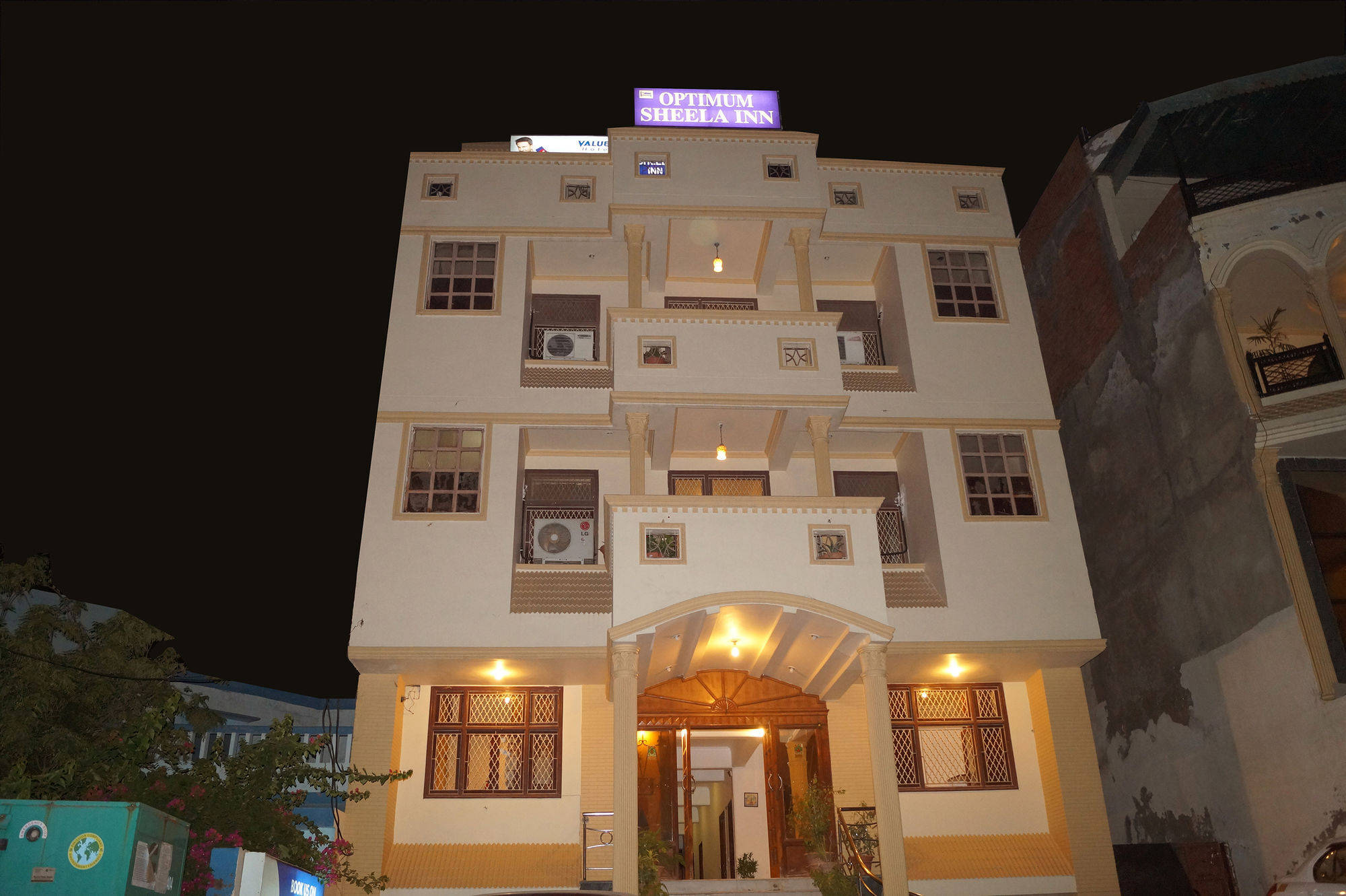 Hotel Sheela, 100m from Taj Mahal Agra  Exteriör bild