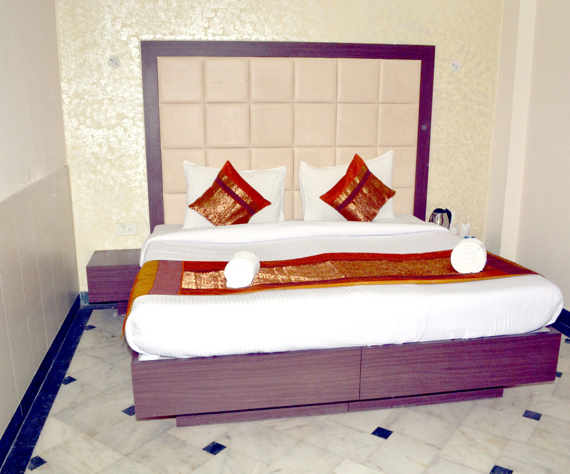 Hotel Sheela, 100m from Taj Mahal Agra  Exteriör bild